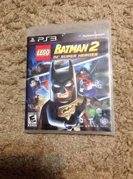 El juego continúa las aventuras de las dos primeras entregas debido al éxito que tienen los videojuegos de lego. Lego Batman 2 Dc Superheroes Playstation 3 Ps3 Game Ebay Lego Batman 2 Lego Batman Lego
