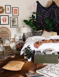 The Mid Century Modern Decor On A Budget That S Perfect For Your Dorm Room Boho Bedroom Design Home Decor Bedroom Bedroom Interior