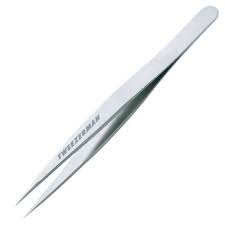 Additionally, what are some really good tweezers? Tweezerman S Needlenose Tweezers Best Tweezers On The Planet Tweezerman Best Tweezers Tweezer