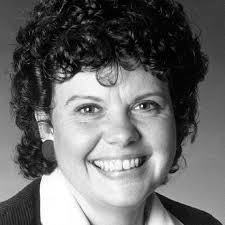 Crossroads: Trees tangle their roots for good reason