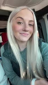 Carissa Saunders's Instagram, Twitter & Facebook