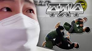 일곱번의 밤을 거쳐 천하제일이 된 사내, 황준우, 오랜 싸움 끝에 천지에서 죽음을 맞이했다. ìž'ì•½ê½ƒ ìš°ë¦¬í˜•ì€ ê´€ìž¥ë‹˜ Feat ì¹œí˜• Youtube