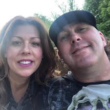 Disconnecting a gas dryer line: brass or silver connection? Should a cap be  used?