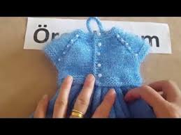 Mutfak Havlusuna Bebek Yelek Yapimi El Havlularina Ya Da Mutfak Havlusu Ustune Orgu Minik Bebek Yelegi Yapilisi Oren Ha Orgu Baby Knitting Patterns Tig Isleri
