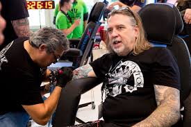 Finden sie hier traueranzeigen, todesanzeigen und beileidsbekundungen aus ihrer tageszeitung oder passende hilfe im trauerfall. Mario Barth In Graz Der Weltrekord Ist Geknackt 679 Sturm Tattoos Wurden Gestochen Kleinezeitung At