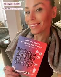 Meet me at the Fuel Bar? It's friday and nothing beats refueling with a  shake after your workout with a friend. Except…💪🥤 Friends with Benefits.  Bring a first timer friend to class,