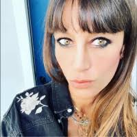 80+ profili “Adele”