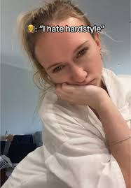 Holly Grose's Instagram, Twitter & Facebook