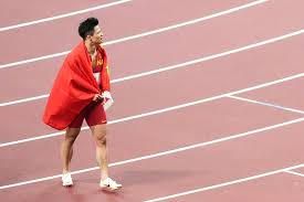 曾代表中国田径队出征过 2010年亚运会 、 2011年亚洲田径锦标赛 和 2011年夏季世界大学生运动会 等赛事。. P3lqrsxrn8uw9m