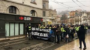 Restez informés avec le dauphiné libéré. Une Vingtaine D Interpellations A Saint Etienne Lors De La Manifestation Des Gilets Jaunes