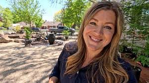 Tammy Landers's Instagram, Twitter & Facebook