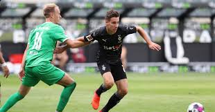 Gladbach get back to winning ways against schalke. The Story Of The Ireland Youth International Emerging At Gladbach Planet Football