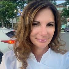 Harriet Lott's Instagram, Twitter & Facebook