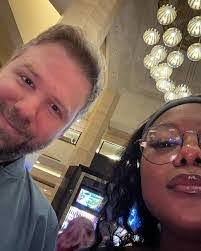 Amanda Eakes's Instagram, Twitter & Facebook