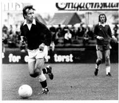 Kniksenprisen), established in 1990, acclaims the best players in the norwegian football premiership. Fotballspilleren Roald Kniksen Jensen Er Fortsatt Det Storste Ikonet Innen Bergensidretten Arkivfoto Ba Fotballspillere Sport Ikon