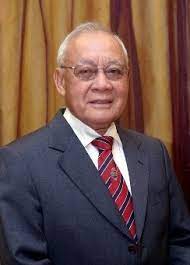 He was the first director of institut teknologi mara (now tan sri arshad ayub is known as the person responsible for the development of universiti teknologi mara (uitm), a university that. Tan Sri Arshad Ayub Pusat Kajian Kecemerlangan Melayu Facebook