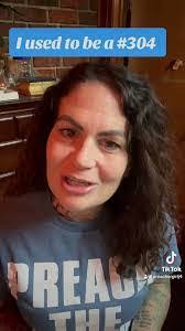 Jennifer Arves's Instagram, Twitter & Facebook