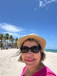 Is the seaweed at Hollywood Beach still bad?