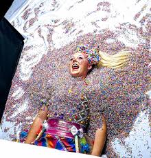 Make sure you download my song on itunes!!! Jojo Siwa Beitrage Facebook