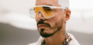José álvaro osorio balvín (born may 7, 1985), better known as j balvin, is a colombian reggaeton singer. Universal Music Publishing Group Germany