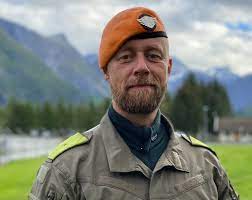 Norge • säsong 1, avsnitt 2. Tv 2 Kompani Lauritzen I Kveld Er Det Premiere Pa Kompani Lauritzen Med Fenriken Geir Aker Ikke Spor Meg Hvem Som Er Min Favoritt