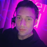 Ollie Parr's Instagram, Twitter & Facebook