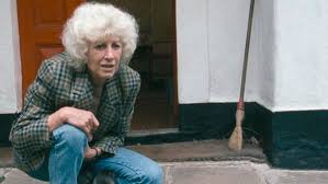 Olga havlová byla nejbližší a nejspolehlivější parťák václava havla, byla kamarádka, která nezkazila žádnou legraci, naopak ji vymýšlela, byla štědrou hostitelkou, vášnivou hráčkou a houbařkou. Olga Havlova Dama Dobre Vule Ct24 Ceska Televize