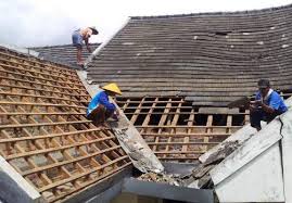 Dapat memilih jenis atap terbuka atau atap transparan sehingga cahaya matahari dapat masuk ke dalam kamar mandi dan membuat kamar mandi anda. Perbandingan Harga Atap Baja Ringan Vs Kayu Panellantai Com