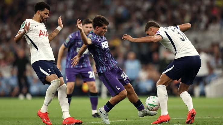 Contrata&ccedil;&atilde;o de &pound; 85 milh&otilde;es, Savio marca em sua estreia pelo Tottenham na dominante vit&oacute;ria por 5 a 1 sobre o Charlton na Copa da Liga Inglesa | Goal.com Brasil