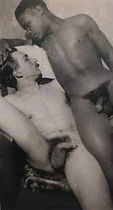File:Anonymous naked men.jpg - Wikimedia Commons