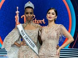 Img universe, llc the miss universe. Miss Universe 2019 Zozibini Tunzi Praises Pia Wurtzbach During Video Call