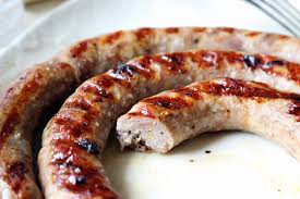Queste, infatti, andranno private della buccia esterne e poi una volta disposte sia le patate che le salsicce in forno non dovrete far altro che far proseguire la cottura a 180°c per circa 20 minuti. Salsiccia Al Forno Alla Siciliana La Ricetta Originale Siciliafan