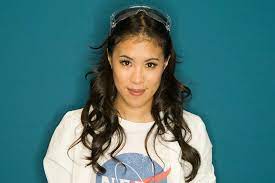 Setzt euch, nehmt euch n keks. Mai Thi Nguyen Kim If We Discover The Secret Of The Mole Rats We Will Be Closer To Immortality Teller Report
