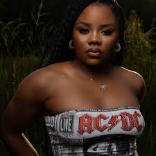 The Combs show: Perfect shot giving away 1 free valentine 💘 day session  and a Bottle of Xxl wine 🍷 1.Share the Valentine's Day flyer in comments ,  2.love ❤️ post 3.