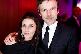 Эксклюзивное интервью и фотосессия из. Vakarchuk Skryval Ih Dolgie Gody Lider Partii Golos Udivil Set Foto Zheny I Docheri Glavkom