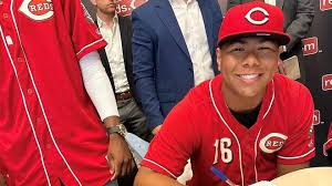 Alfredo Duno signs with Cincinnati Reds to lead international class