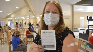 Una trabajadora sanitaria vacuna a un paciente contra la covid en ciudad de méxico, el 15 de febrero.nayeli cruz. Fuerte Avance Del Plan De Vacunacion Contra El Coronavirus El Gobierno Nacional Distribuyo Esta Semana 2 684 600 Vacunas En Todo El Pais Argentina Gob Ar