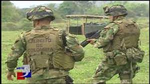 Por su parte, el fiscal barbosa dijo que se venía adelantando una investigación contra uriel, contra quien se había girado orden de captura por. Combates Entre El Ejercito Y Disidencia De Las Farc En Jamundi Youtube