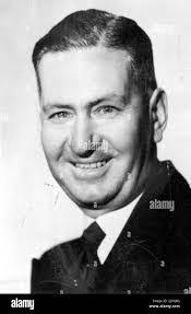 Stephen Mundy's Instagram, Twitter & Facebook