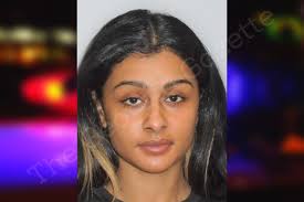 Rosalie Khan's Instagram, Twitter & Facebook