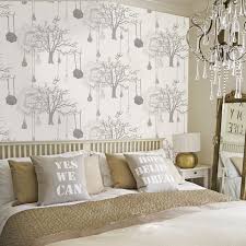 Pictures gallery of desain wallpaper kamar tidur perempuan yang simple. Furniterus Wallpaper Dinding Kamar Yang Membuat Tidur Semakin Nyaman