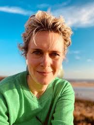 Sean Warnock's Instagram, Twitter & Facebook