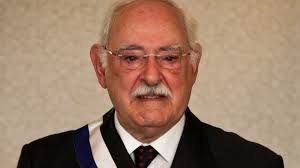 Ruy de carvalho (born 1 march 1927) is a portuguese actor. Ruy De Carvalho Hospitalizado Com Traumatismo Cranio Encefalico Observador