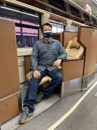 Desain kereta mewah ini sendiri mirip rumah, sehingga kamu dan penumpang lain bisa santai selama perjalanan. Naik Kereta Api Termewah Dan Tercepat Argo Bromo Anggrek Luxury Ariefpokto Com