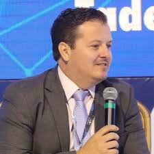 Brian McCrory, atual presidente do Conselho Mundial das Cooperativas de  Crédito (Woccu), e Manfred Dasenbrock, Board member da entidade. Propagando  a doutrina do cooperativismo financeiro sob a ótica…