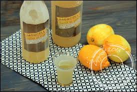 Limoncello Maison Liqueur De Citron Recette A Base D Alcool Pour Fruits Recette Alcool Pour Fruits Limoncello Maison Liqueur De Citron