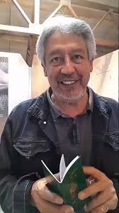 En la @filbogota el escritor José Joaquín Castañeda, procedente de Boyacá,  nos habla de la edición 25 del "PAPAPORTE", una reparación de esos dichos y  fases típicas de su pueblo. , Sus escritos están ...