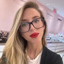 Mona Stein's Instagram, Twitter & Facebook