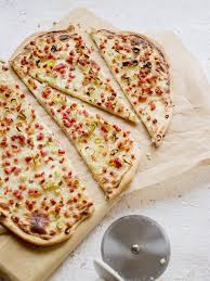 Flammkuchen Suss Oder Deftig Flammkuchen Elsasser Art Rezept Flammkuchen Flammkuchen Elsasser Art Rezepte
