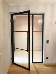 Stahl Loft Tur 38 Tur Mit Seitenteil N51e12 Design Manufacture In 2020 Glastrennwand Raumtrenner Schwingturen